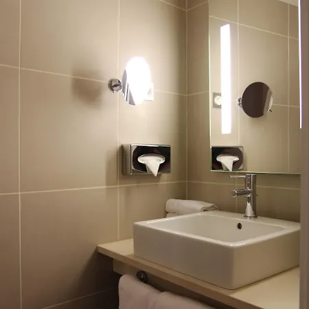 Western Opera Drouot מלון 3*