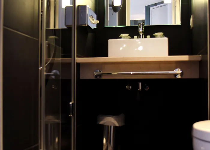 ベスト ウェスタン オペラ ドルーオ